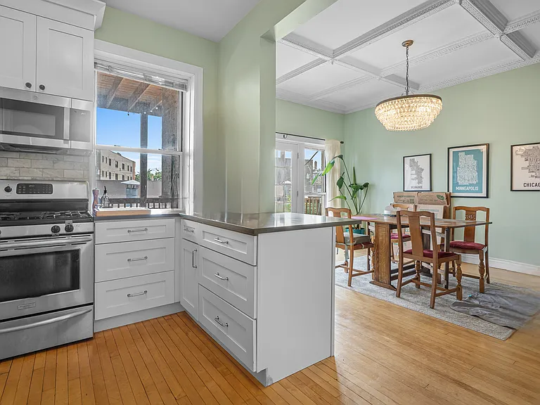 923 W Belle Plaine Ave #2 — Photo 2