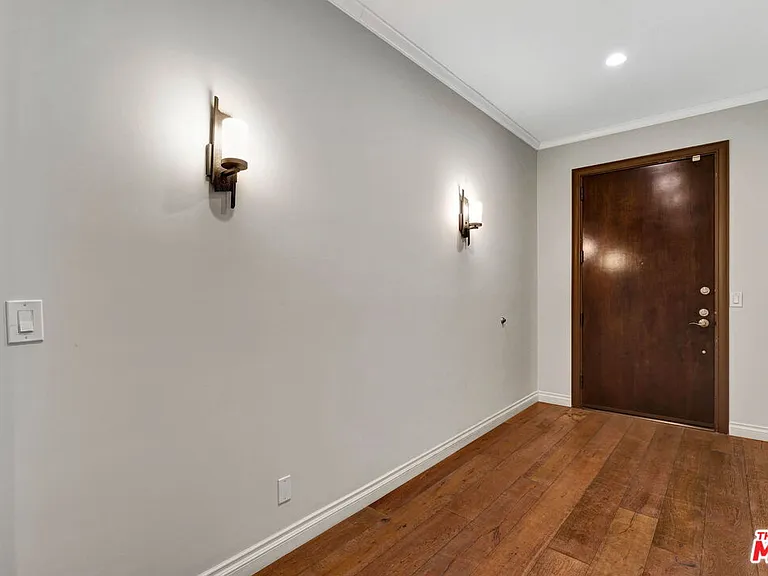 1260 S Beverly Glen Blvd #304 — Photo 32