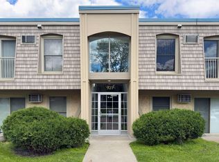 921 11th Ave S APT 5, Hopkins, MN 55343
