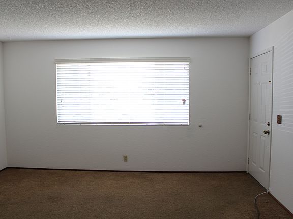 4th image of 212 Cascade St