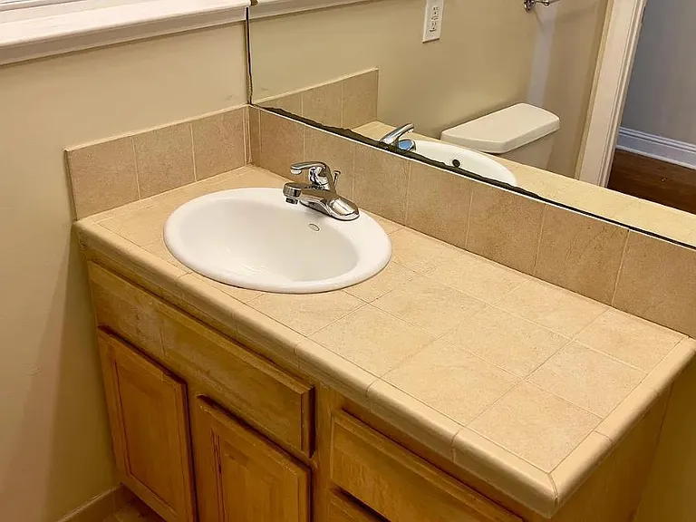 28 Cole St #5 — Photo 12