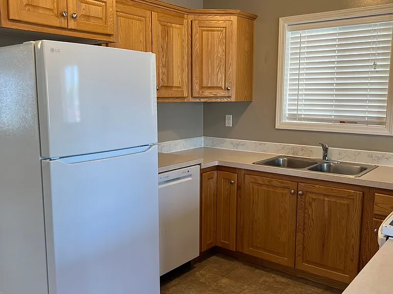 J944AC — Photo 6