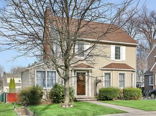 921 Bogert Rd, River Edge, NJ 07661