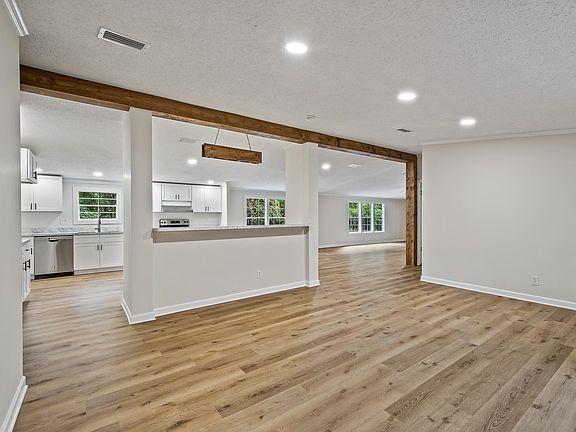 5th image of 7845 Meridale Dr