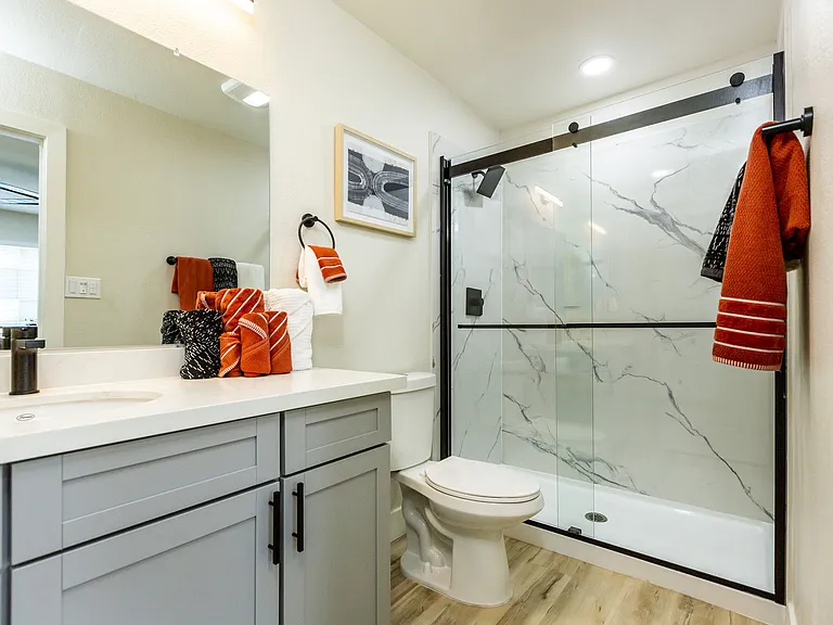 Full Bathroom