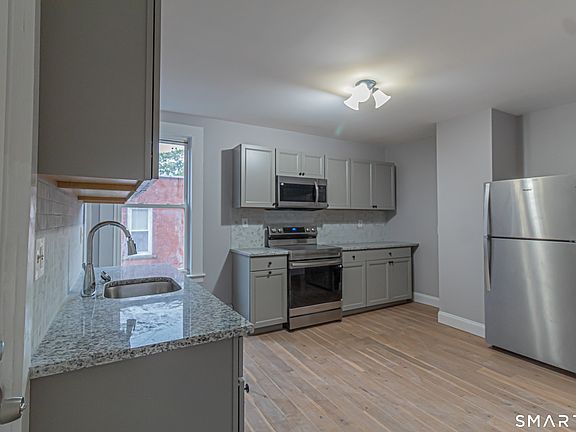 2nd image of 27-29 York St #2
