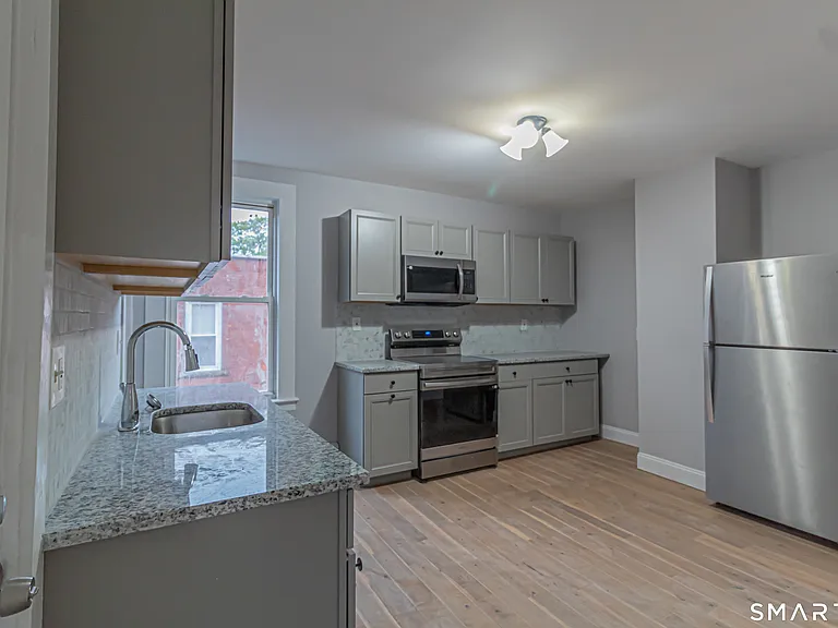 27-29 York St #2 — Photo 2