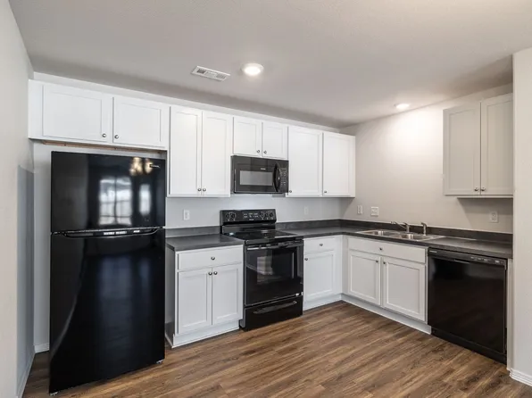 Now Leasing: 2,3, & 4-Bedroom Duplexes at Woodward Park with Attached GarageApply Today!