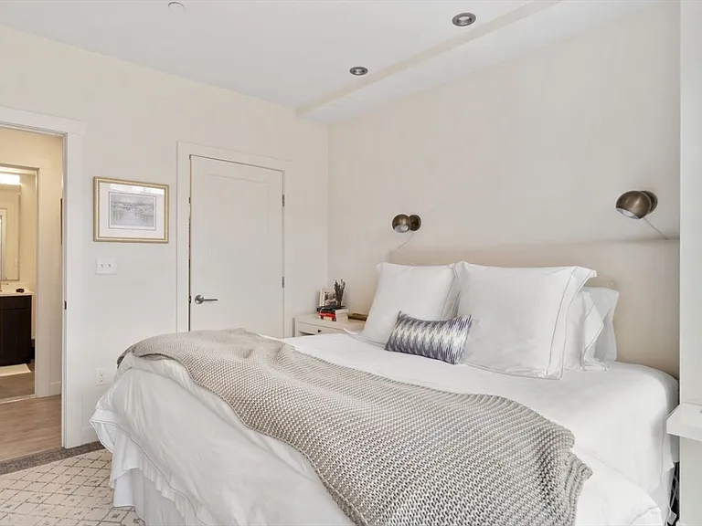 900 Beacon St #501 — Photo 8