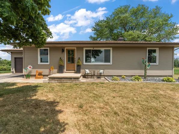 13113 Montgomery St, Crown Point, IN 46307