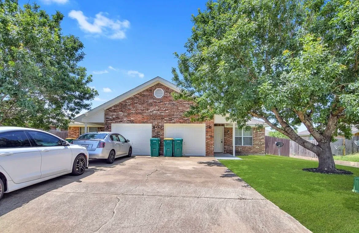 3 bed, 1150 sqft, $1,500 — Photo 1