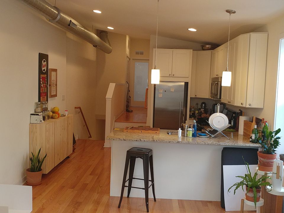 1st image of 919 N 19th St #3