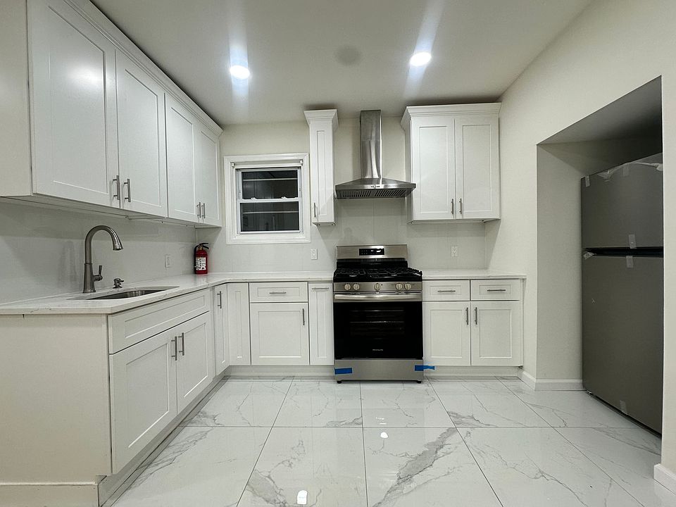 1st image of 7 Circle Ave Floor 2