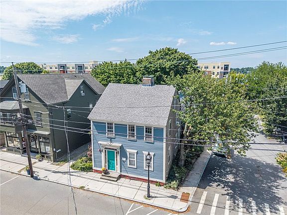3rd image of 77 Water St