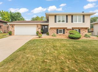 1016 Arrowhead Dr, Dyer, IN 46311