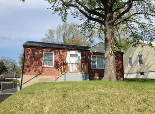 209 La Motte Ln, Saint Louis, MO 63135