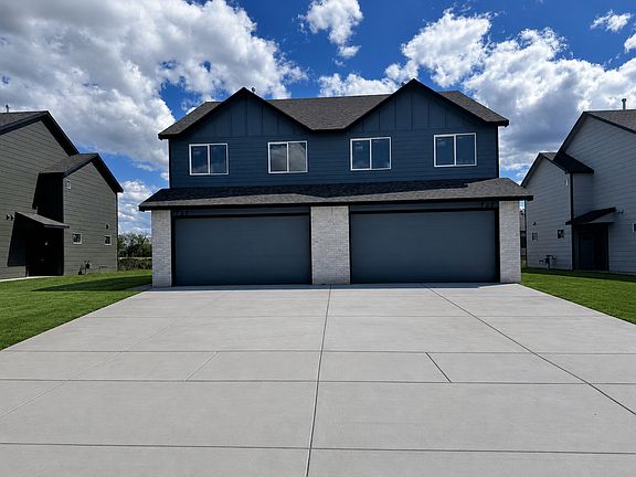 2nd image of 727 E Briarbrook Ln