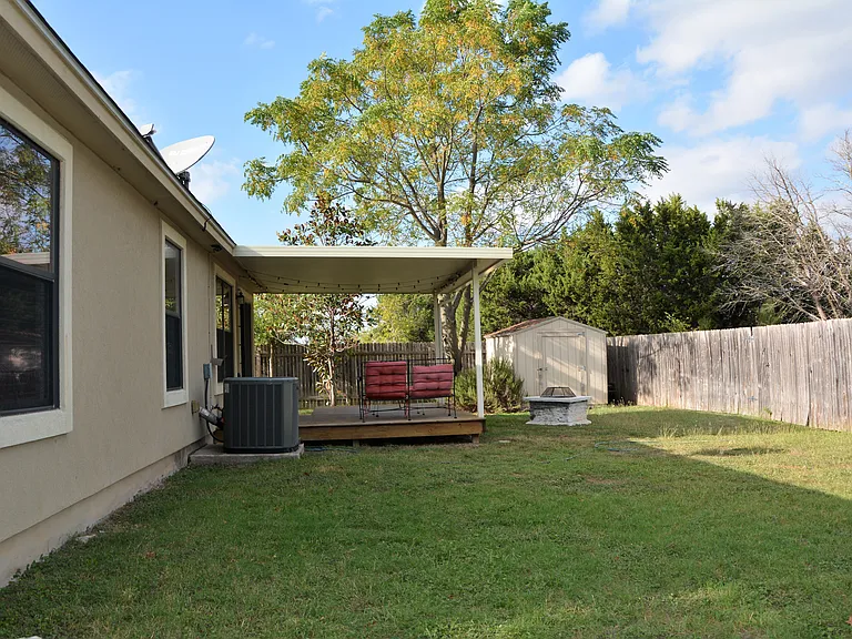 4616 Woodstock Dr — Photo 28