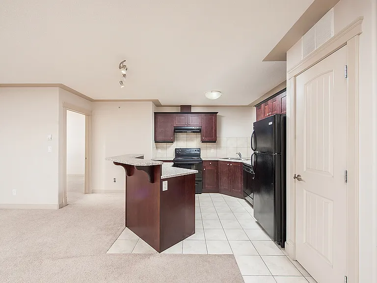 4415 48th St — Photo 39
