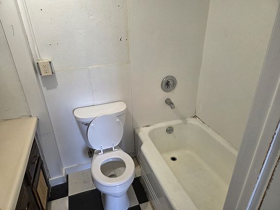 4th image of 600 S Dakota Ave #1