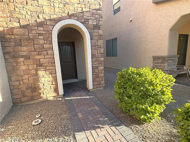 121 Elm Reed Ave — Photo 3