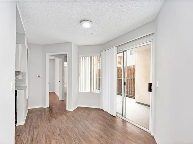 Reno Apartments — Photo 3