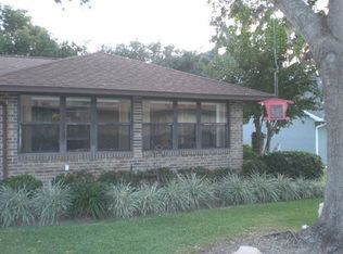 10 W Court Dr, Eustis, FL 32726