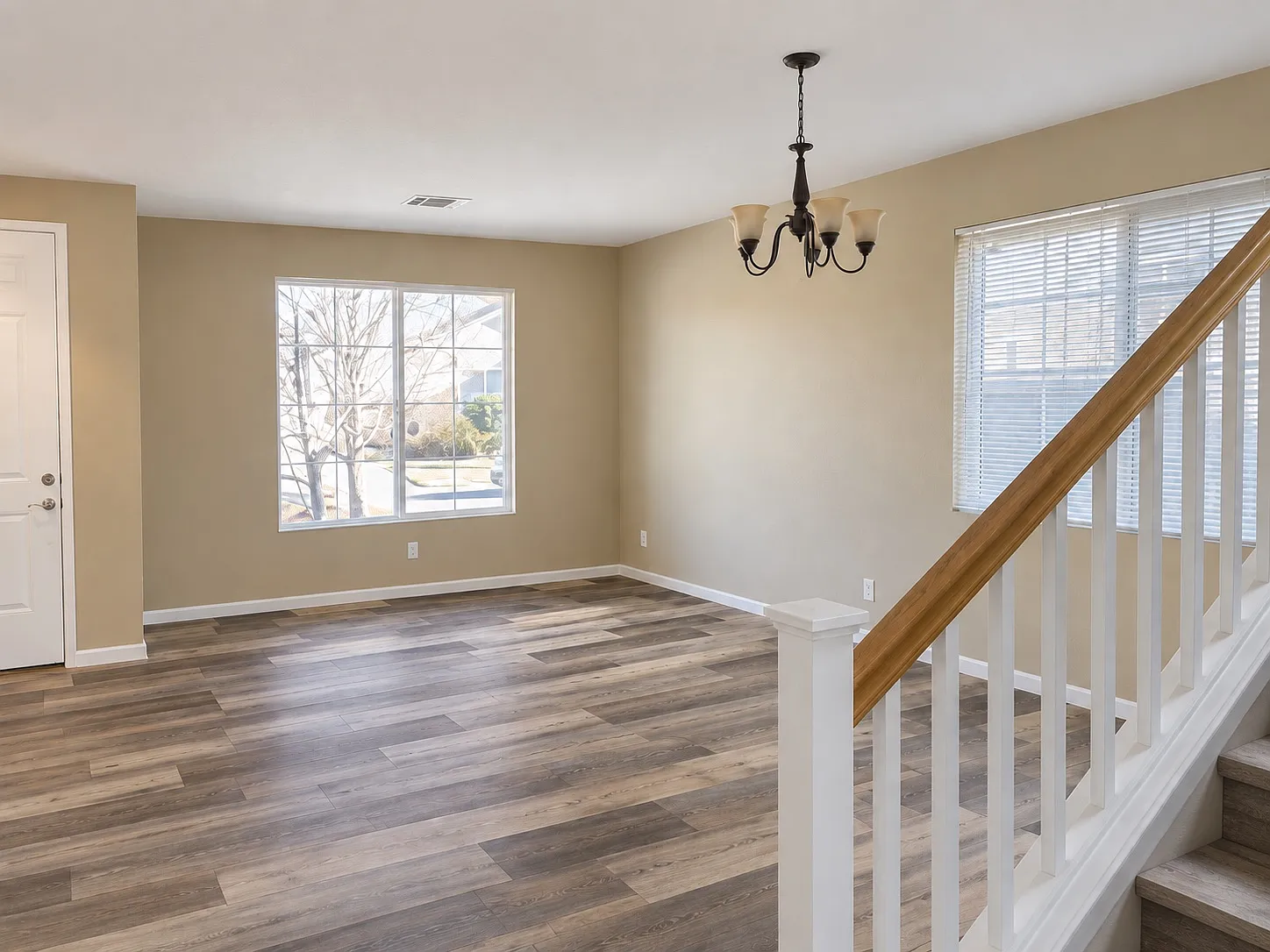 4 bed, 2160 sqft, $3,400 — Photo 4