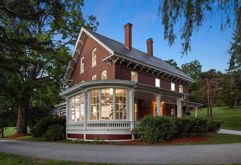 128 Merrimack St, Hooksett, NH 03106 Zillow