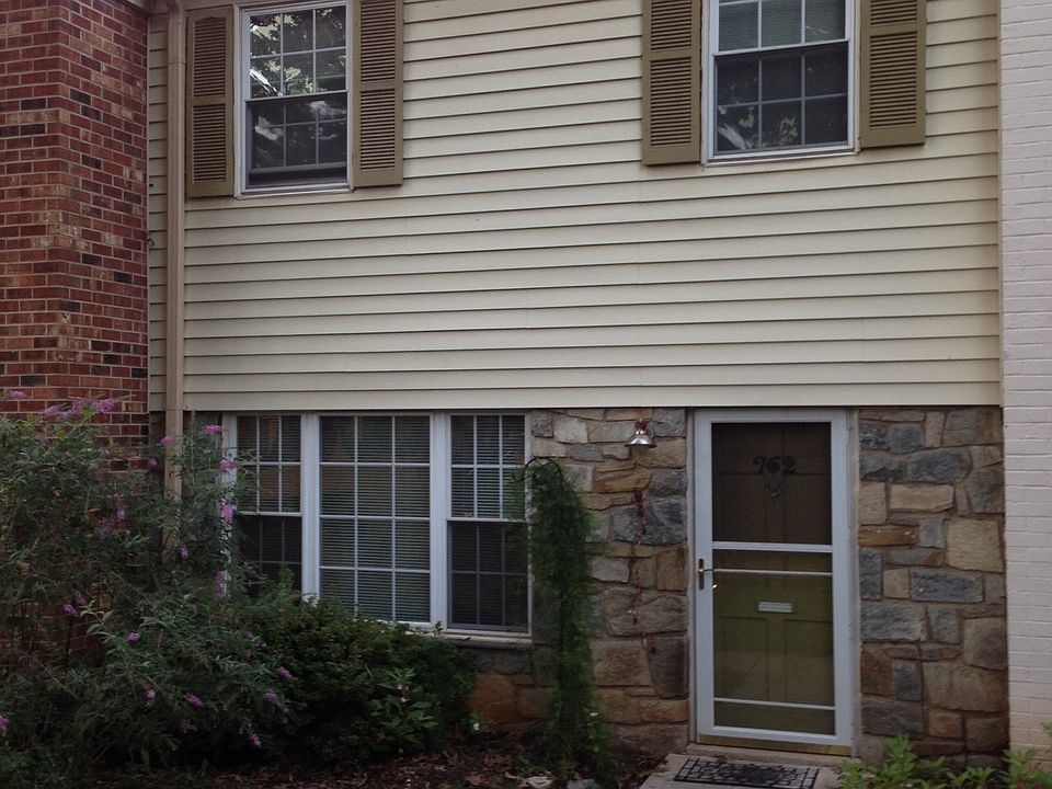 1st image of 762 College Pkwy #6