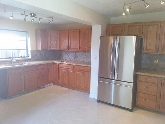 3rd image of 5840 NE 7th Ave