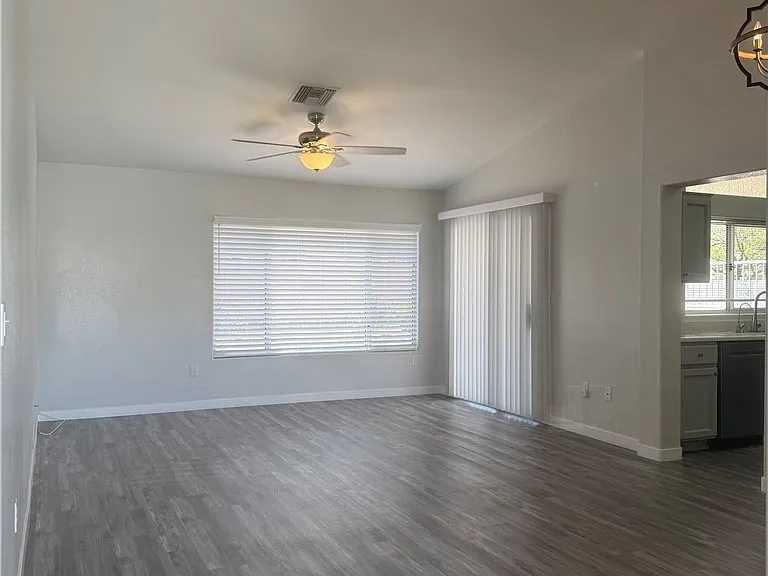 9909 Bundella Dr — Photo 17