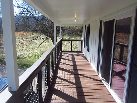 SECOND FLOOR DECK
