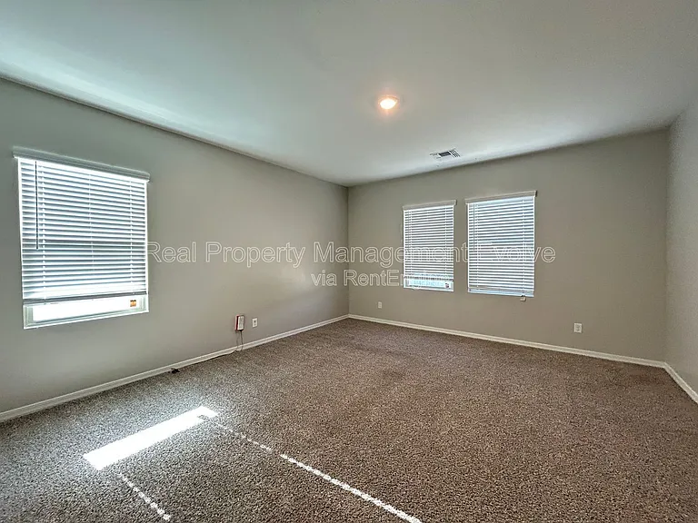 6511 W Magdalena Ln — Photo 14