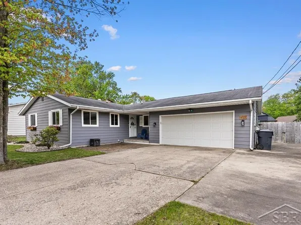 6011 Swede Ave, Midland, MI 48642