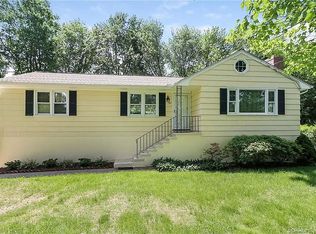 900 Plattsville Rd, Trumbull, CT 06611