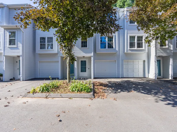 45 Deerwood Lane #6, Waterbury, CT 06704