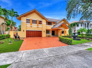 7924 NW 163rd Ter, Miami Lakes, FL 33016