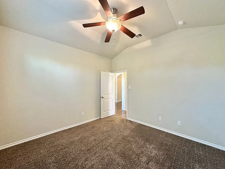 3383 Vineyard Trl — Photo 34