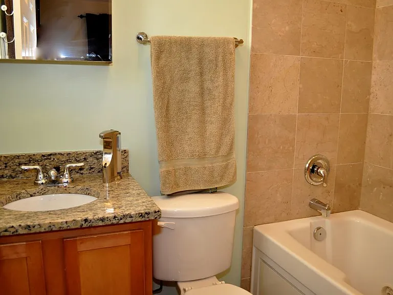 2315 W Rosemont Ave #2 — Photo 2
