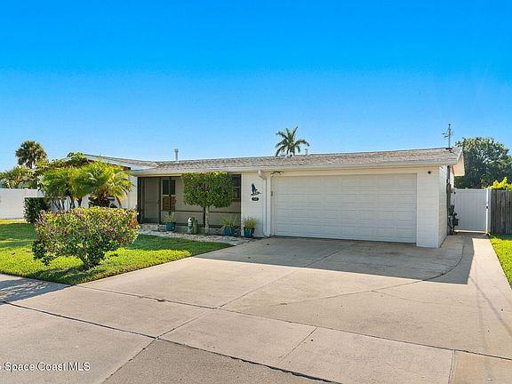 2nd image of 940 Waikiki Dr