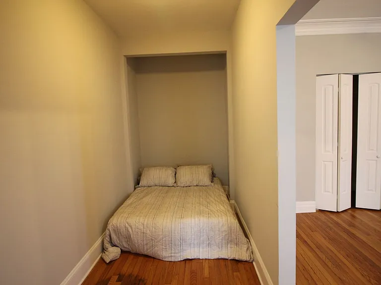 1204 W Granville Ave — Photo 6