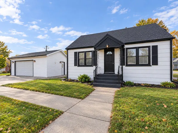 212 S Douglas Ave, Bradley, IL 60915