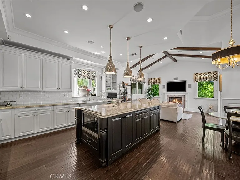 4917 Edgerton Ave — Photo 8