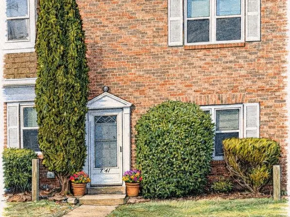 1241 Thomas Jefferson Pl, Fredericksburg, VA 22405