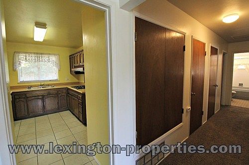 3rd image of 3291 Rosemont Dr