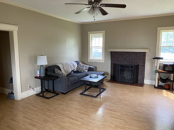 3rd image of 212 W End Ave
