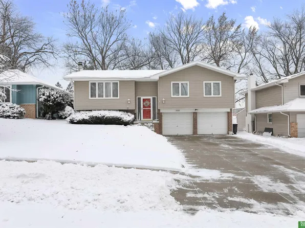 10530 M St, Omaha, NE 68127