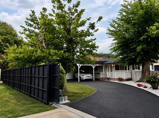5420 Sale Ave, Woodland Hills, CA 91367