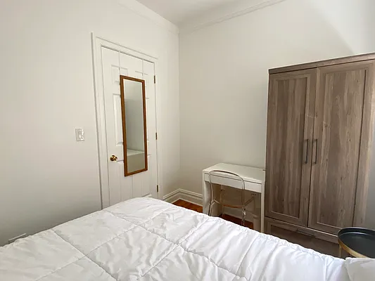 Rented by BLU Real Estate | media 14